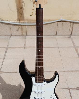 Chitarra elettrica Yamaha PAC 112J