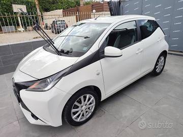 Toyota Aygo 1.0 BENZINA CAMBIO AUTOMATICO MMT
