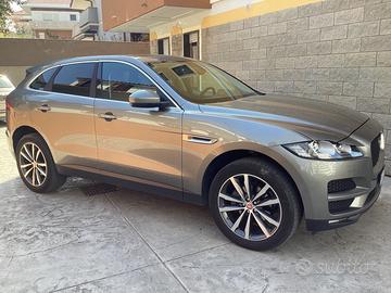 Jaguar F Pace