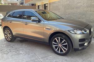 Jaguar F Pace