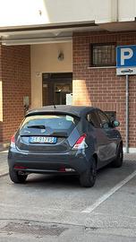 lancia ypsilon elefantino immatricolata marzo 2015
