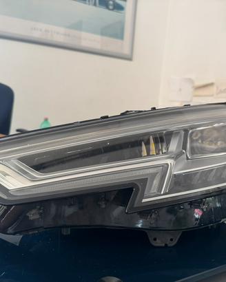 Faro anteriore Sx led Audi A4