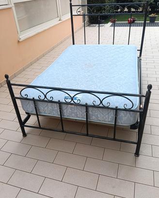 letto Cosatto in ferro battuto una piazza e mezza