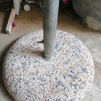 Base di cemento per ombrellone esterno