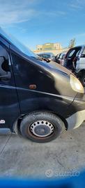 RENAULT TRAFIC 2006 - PARAFANGO DESTRO