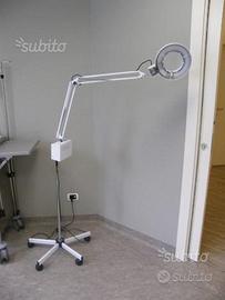 Lente d'ingrandimento con lampada