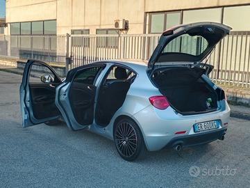 ALFA ROMEO Giulietta - 2013