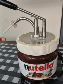dispenser eroga nutella