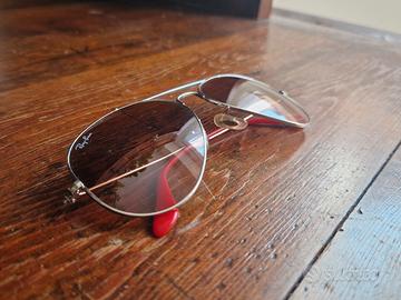 Occhiali Rayban goccia con lente rossa