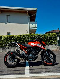 KTM Duke 125 