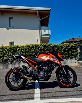 KTM Duke 125 