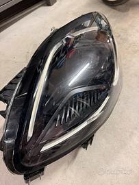 Fanale anteriore sinistro ford puma