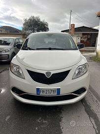 Lancia Ypsilon 1.2 69 CV 5 porte Platinum