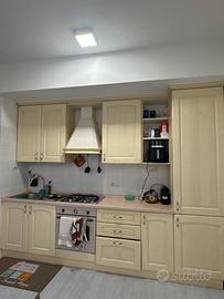 Cucina intera  compresa di elettrodomestici