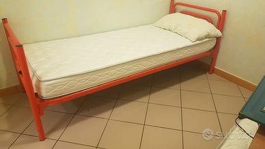 letto  una piazza completo di materasso