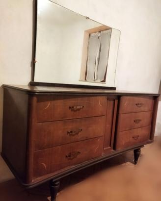 Comò vintage con specchio