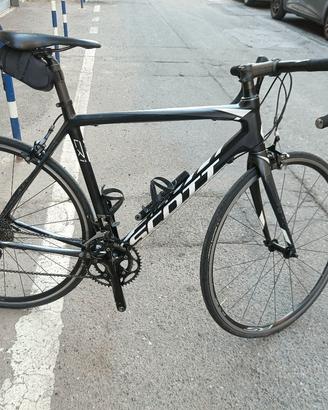 Stock bici da strada e e-bike