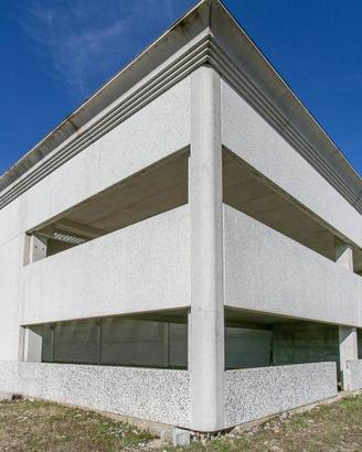 Immobile di 500 m² con 1 locale a Aprilia
