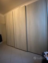 Armadio scorrevole tre ante