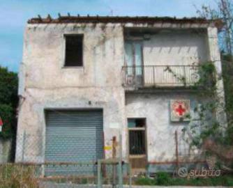Immobile in asta di 392 m² a Pietrasanta