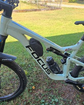 MTB muscolare come nuova