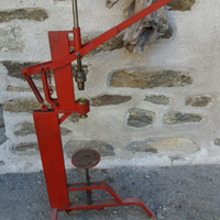 Macchina tappa bottiglie