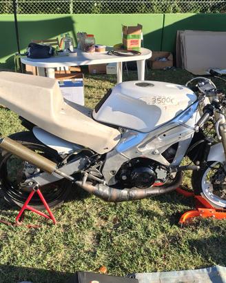 Moto da pista 2 tempi Yamaha TZR 125 motore RD 350