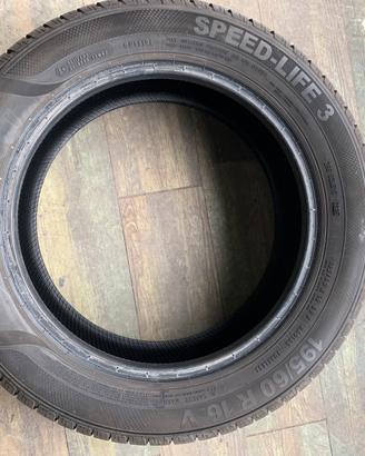 195/60R16 89H