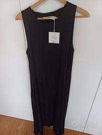 vestito smanicato nero
