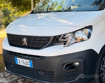 PEUGEOT PARTNER 1.5 BlueHDI 100cv Full Optional