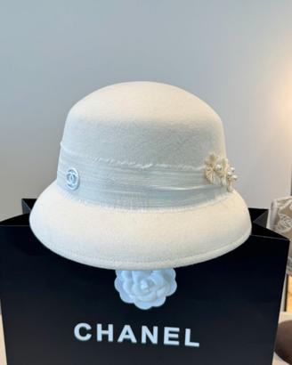 Cappello da pescatore in lana Chanel bianco
