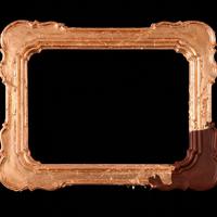 specchio con cornice a vassoio 