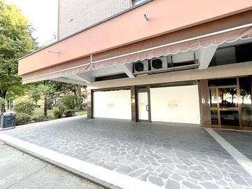 Negozio di 240 mq in zona di forte passaggio