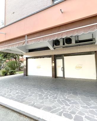 Negozio di 240 mq in zona di forte passaggio