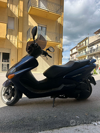 Yamaha majesty 150cc