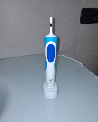 Spazzolino elettrico denti oral b braun