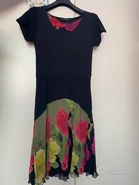 Vestito nero e floreale