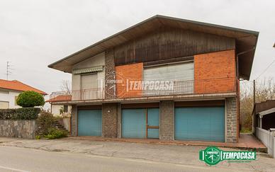 CASA INDIPENDENTE CON SPAZIO COMMERCIALE