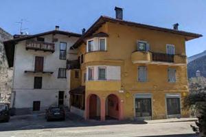 Immobile in asta di 201 m² con più di 5 locali e b