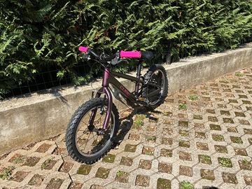 mtb bambina Cube Acid 160 ruote da 16”