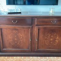 Vetrina piu contromobile piu tavolo con 4 sedie