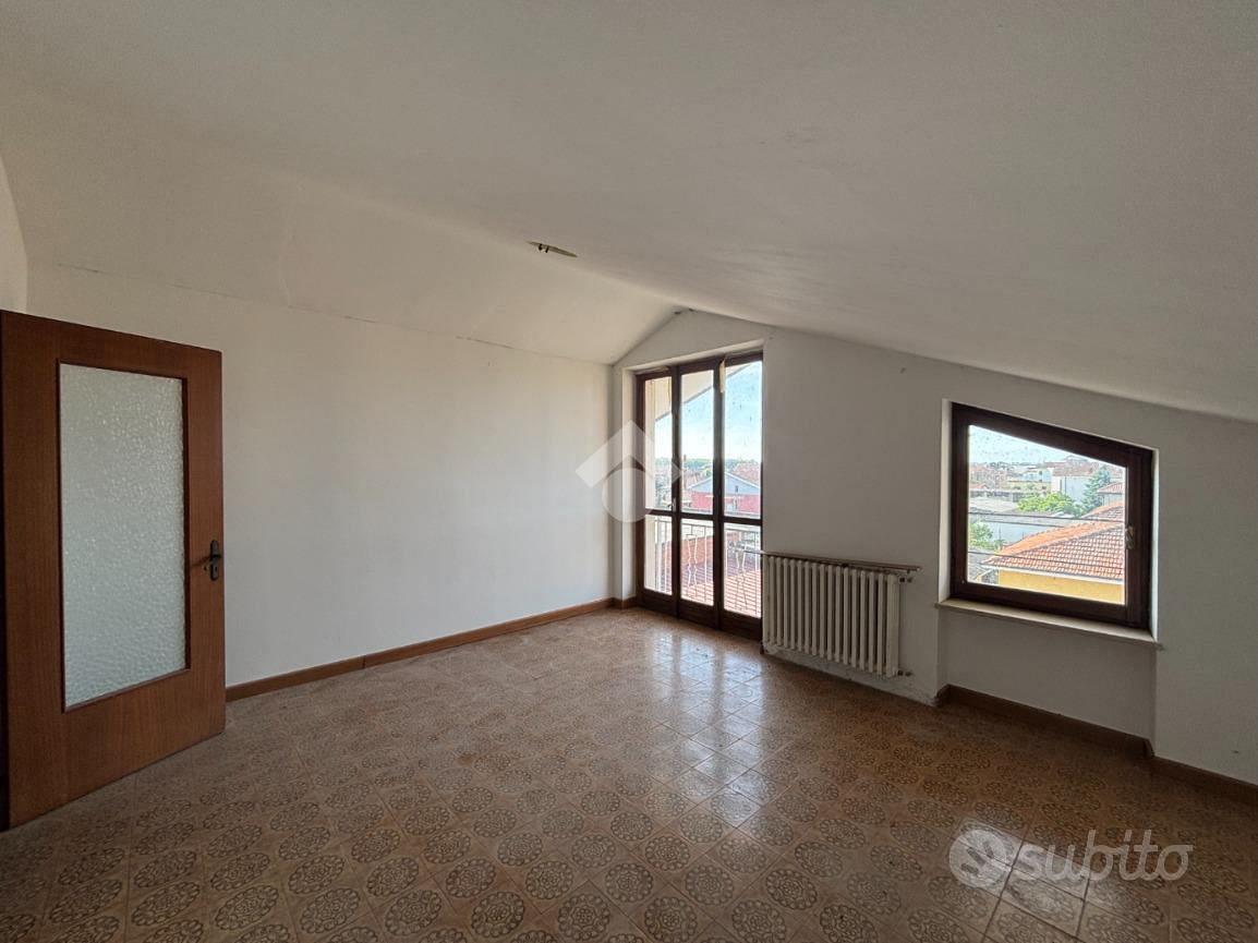 3 LOCALI A MORETTA - Vista 3