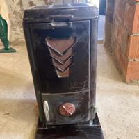 Stufa a carbone vintage