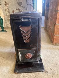Stufa a carbone vintage