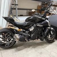 Ducati Diavel V4 - 2023