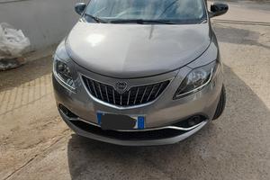 lancia ypsilon 1200