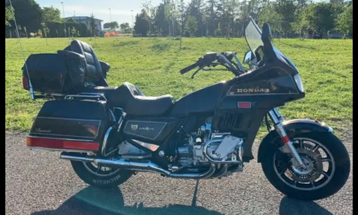 Honda goldwing 1200 ASI