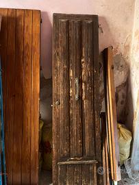 Portone in legno antico.