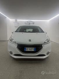 PEUGEOT 208 (anno 2015)