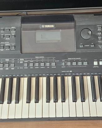 Tastiera Yamaha PSR-E463 